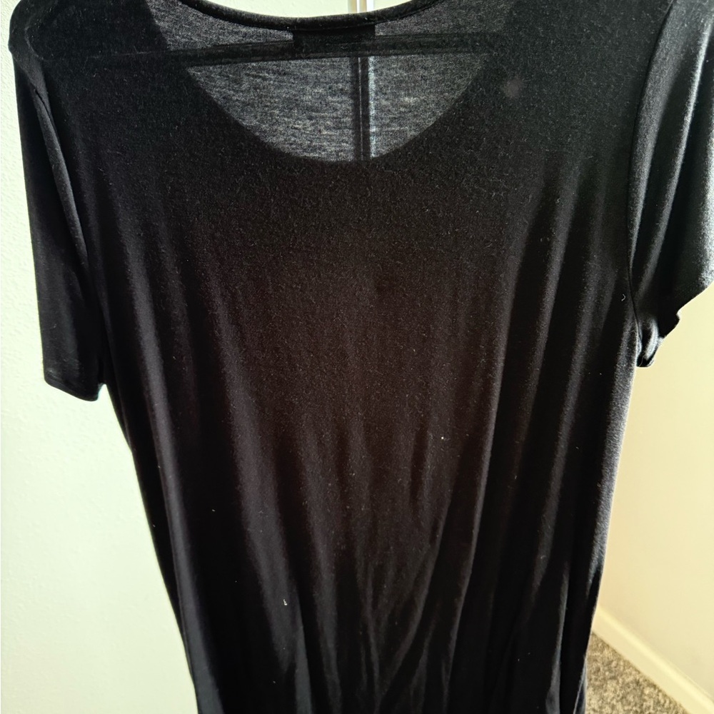 Black Paris Graphic Tee. Size L - Picture 4 of 4